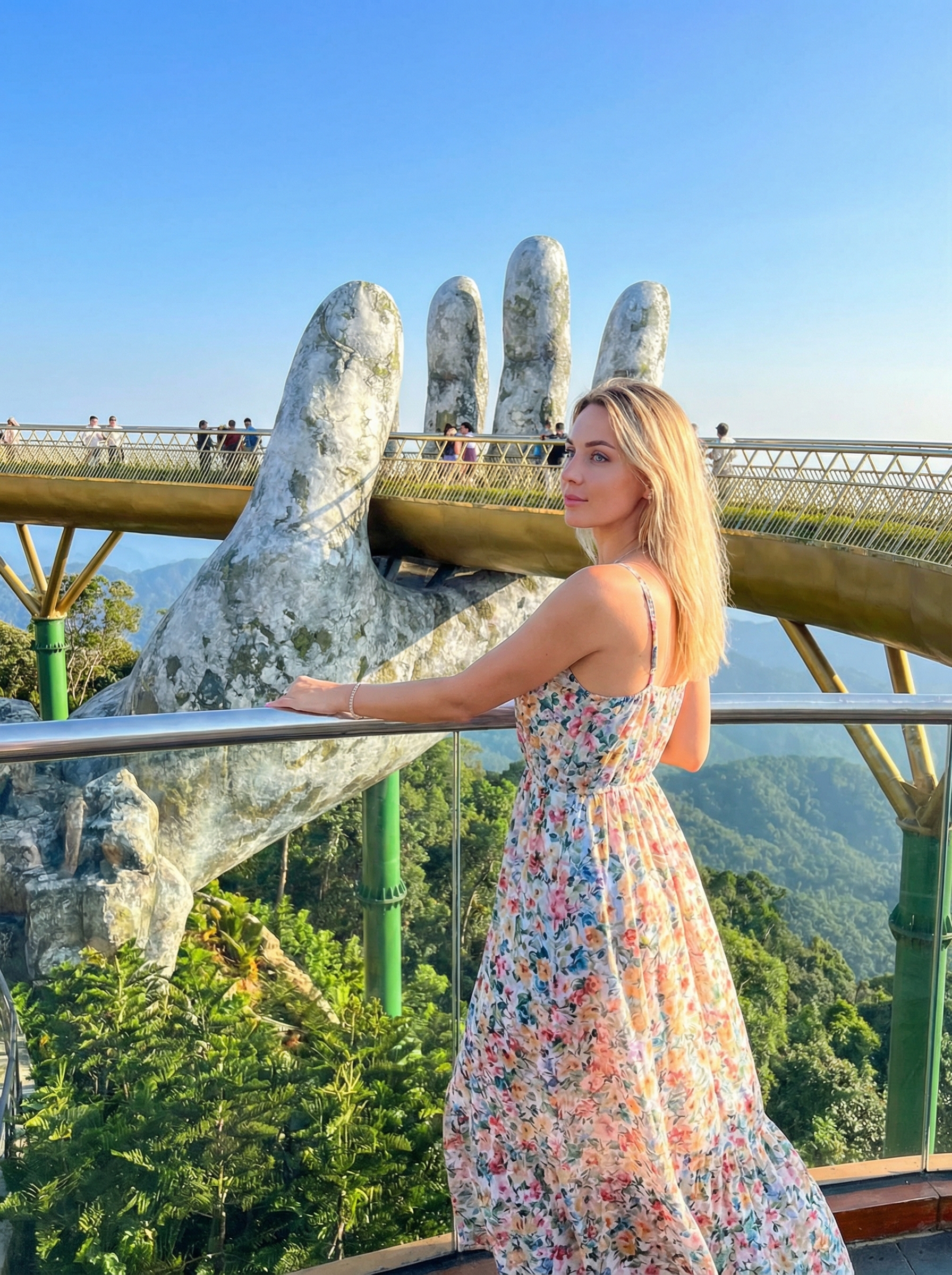 Ba Na Hills и Руки Бога