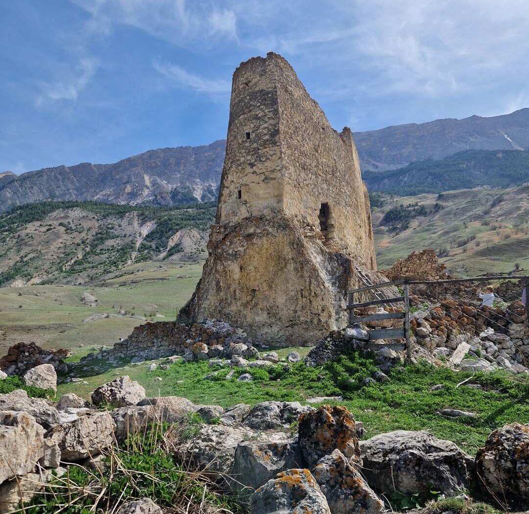 Башни и старые селения Северной Осетии