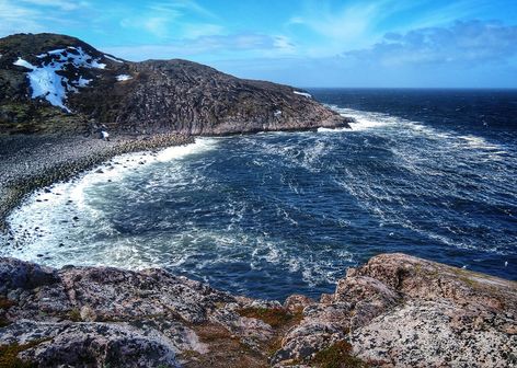 Бухта и волны Териберки
