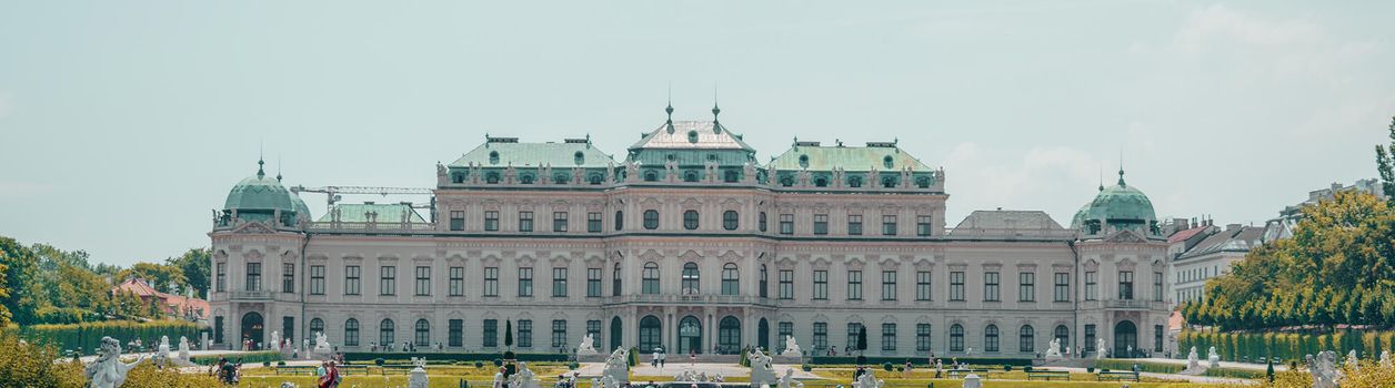 Экскурсии по замкам, дворцам и крепостям