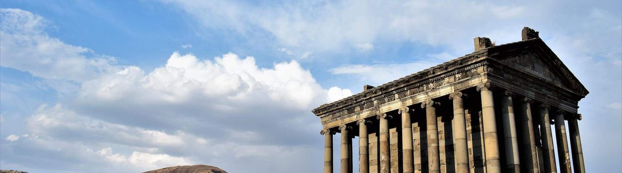 Туры и экскурсии в Гарни