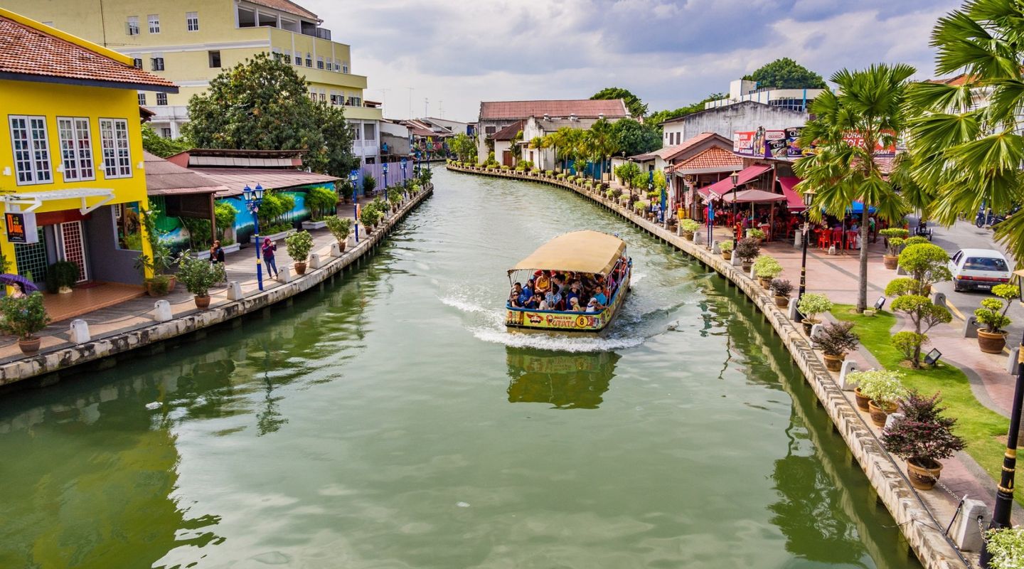 Discovering the Charm of Singapore and Malaysia holiday packages