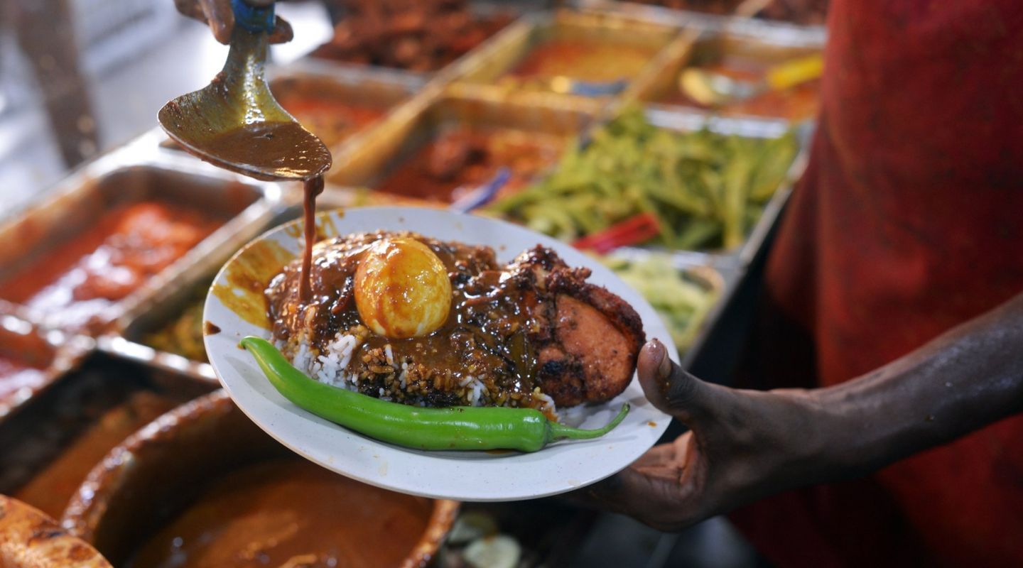 Explore Malaysia and Singapore's Fantastic Food Tour