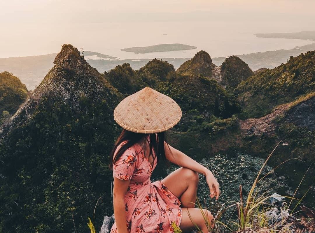 Women exploring Vietnam