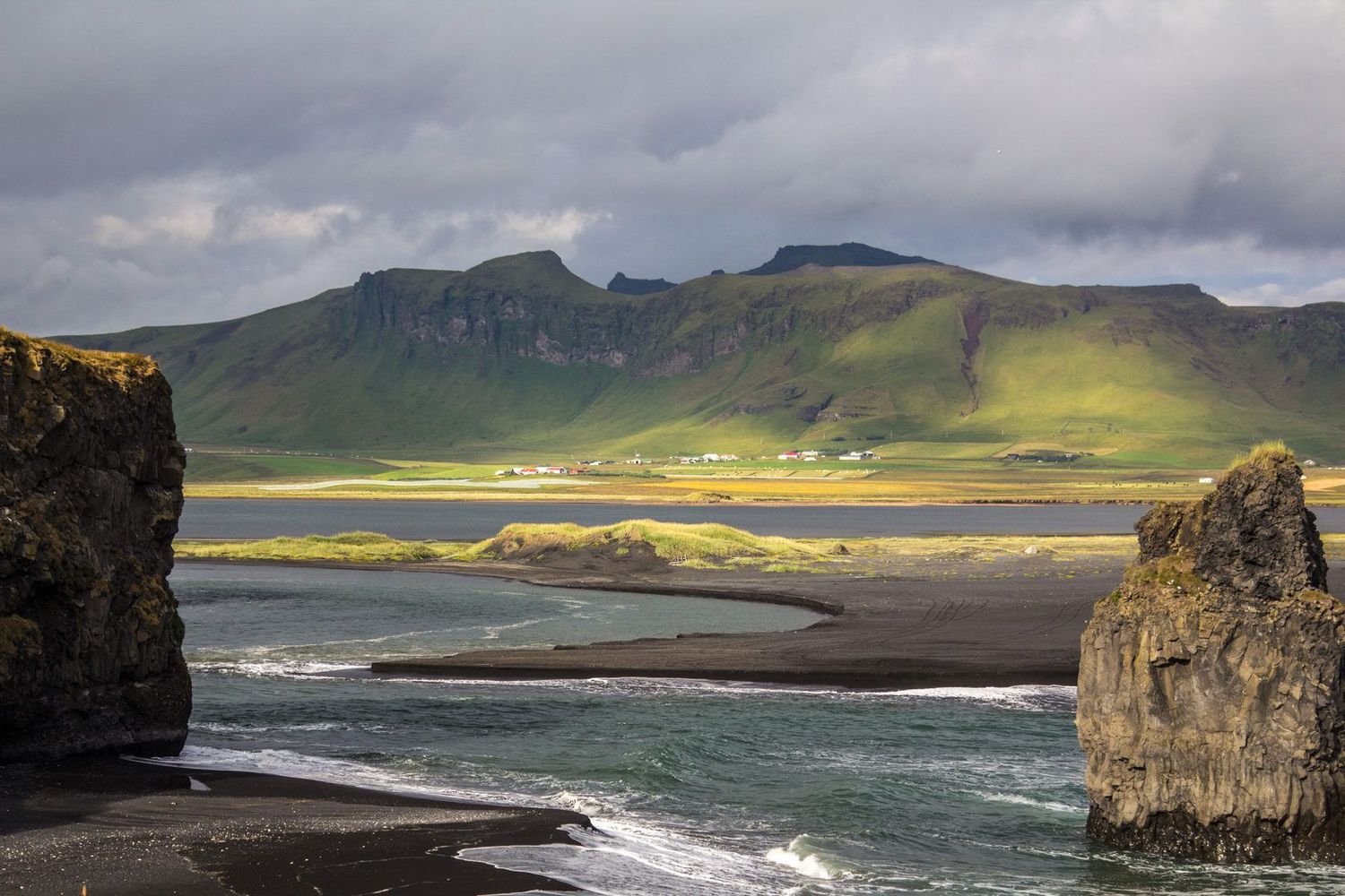 6 Holiday Tours Iceland в Исландии