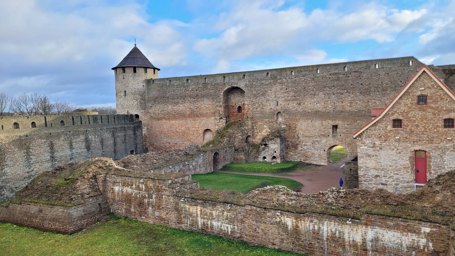 Ивангородская крепость, Парусинка, нарвская рыба и Шепелёвский маяк