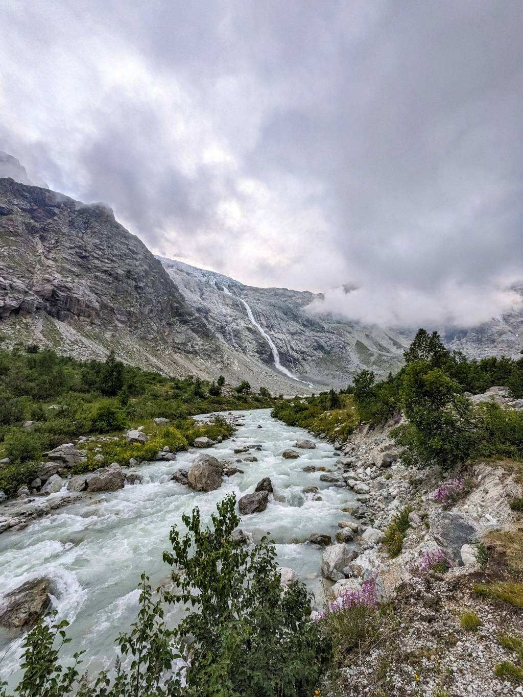 Trekking in Ossetia