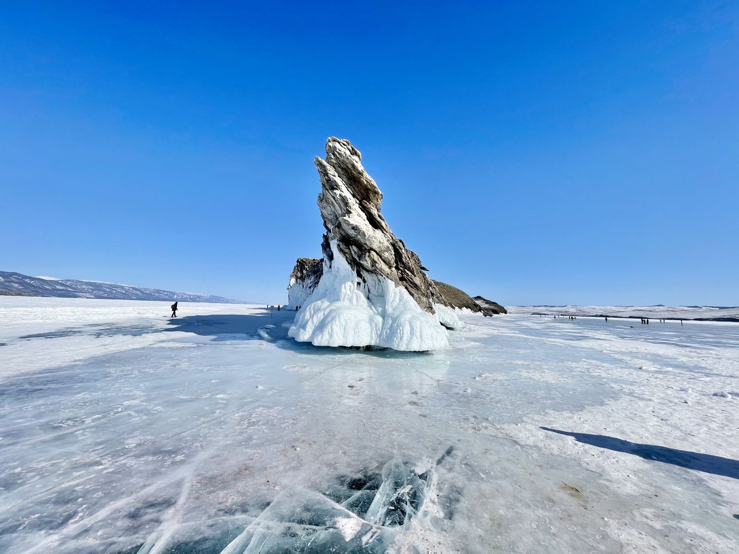 BAIKAL WINTER ICE. It s all included tours trips Tripsider