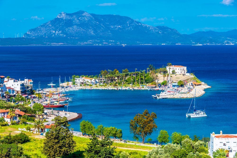 Expedition on a sailing catamaran in Turkey