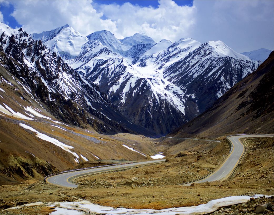 Pakistan. Discover the lost world of the Himalayas.