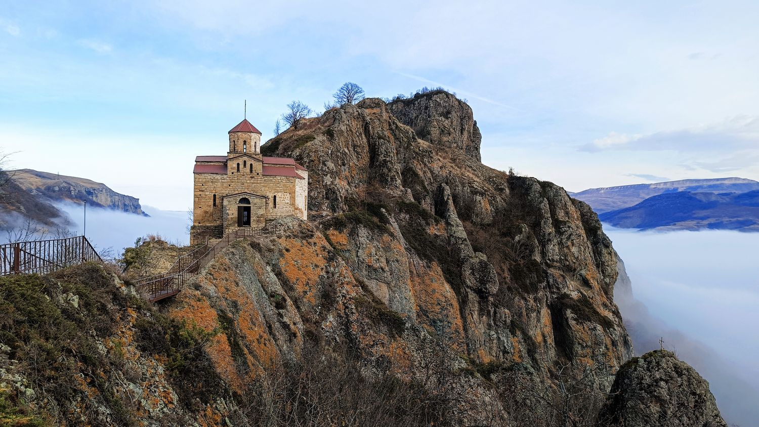 Волшебные горы, водопады, яркий Домбай и красавец Эльбрус. : Кавказ,  Эльбрус, Домбай, Кабардино-Балкария, Приэльбрусье, Карачаево-Черкесия,  Кисловодск, Пятигорск, Минеральные воды (Тур в горы) тур по цене от 19 000  ₽ · YouTravel.Me