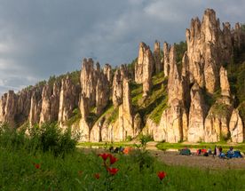 Золотые скалы реки Синяя. Синские и Ленские Столбы