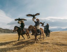 Поход по дикой Монголии без рюкзаков — горы, озера и бескрайние просторы