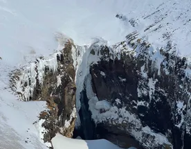 Каньон Опасный и Дачные источники: Снегоходный тур к сердцу Мутновки