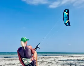 Кайтсерфинг на Занзибаре обучение с 0. Экскурсии и Пляж.