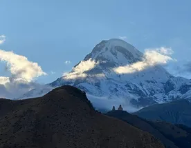 Казбеги без суеты: индивидуальное путешествие по легендарной Военно-Грузинской дороге