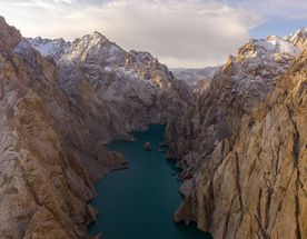 Кыргызстан. Через горы на внедорожниках