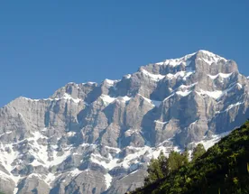 Весенние цветение и горные озера южной Киргизии