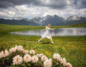 К высокогорным озёрам Кавказа. Хайкинг тур с йогой. Всё включено.