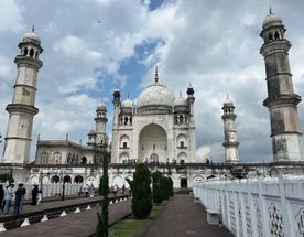 Индивидуальное путешествие по Аурангабаду, храмам Эллоры и пещерам Аджанта