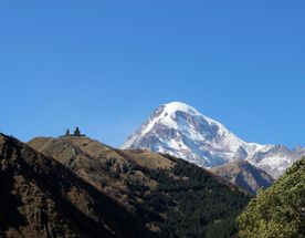 Казбеги. Жинвальское водохранилище. Крепость Ананури.
