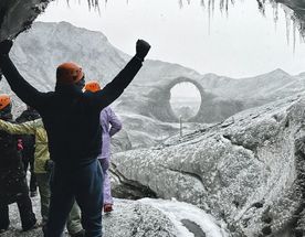 Лёд и Пламя. Ледяные пещеры, вулканические пейзажи и водопады Исландии за три дня