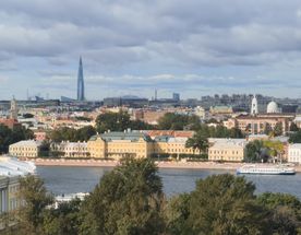 По символам Петербурга