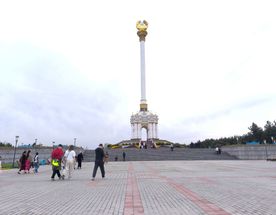 Весенний Душанбе и Навруз: прогулка по цветущему городу