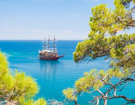 Прогулка на пиратском корабле по бухтам Кемера