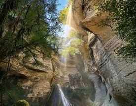 Кодорское ущелье — к водопадам, тропам и скалам