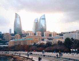 Ночной Баку — город огней