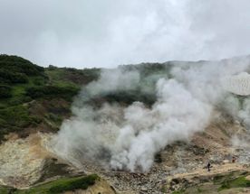 Геотермальная станция и водопад Снежный Барс на Камчатке