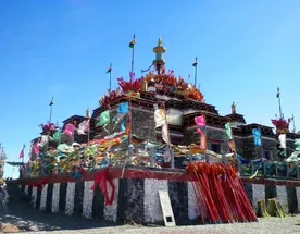 Доступный Тибет: монастыри и Эверест