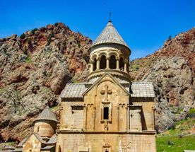 От подножия Арарата до истоков виноделия: Хор Вирап — Нораванк — Арени