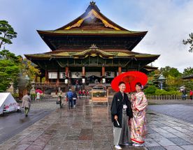 Сакура в Японских Альпах