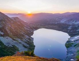 Поход в Золотую Долину, Поднебесные Зубья