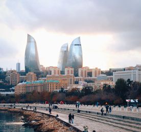 Ночной Баку — город огней