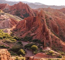 Киргизия: фантастика марсианских пейзажей