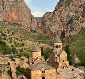 Армения за 6 дней. Храмы, горы и вино