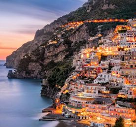 Италия. Рассекая волны Амальфийского поборежья.