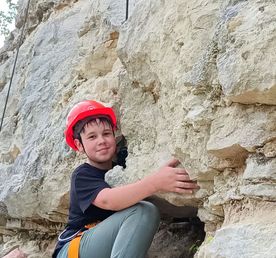 Детский лагерь с обучением скалолазанию