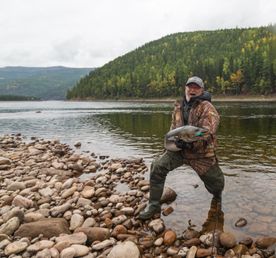 Рыбалка на трофейного тайменя на реке Гонам