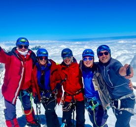 Восхождение на Казбек с юга: горы, хинкали, вино