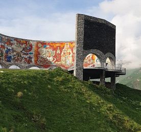 Весенняя симфония Грузии: Вино, горы и душа