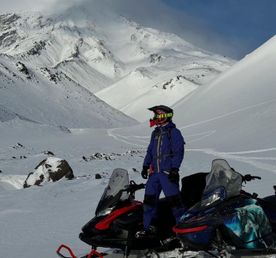 Снегоходный тур к вулканам на Камчатке