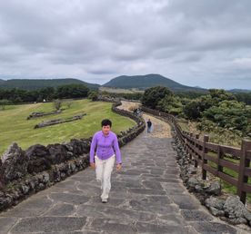 Весенний Чеджу за 3 дня: вулканы, океан и цветущие пейзажи