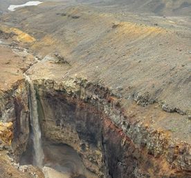 Каньон Опасный и Дачные источники: мощь воды и дыхание Земли