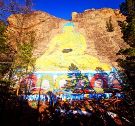 Путь к большому Будде и кора у самой большой ступы в России