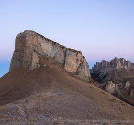 Скалистый хребет.Поход-восхождение  на Б.Тхач + йога в финале.
