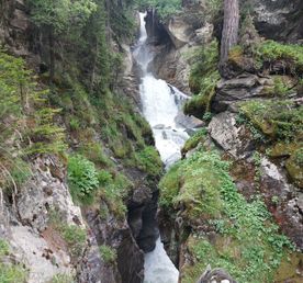 Экскурсия в Махарское ущелье: путешествие в сердце Карачаево-Черкесии (индивидуально)